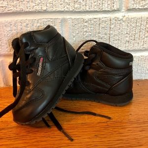 Reebok Black Tennis Shoe Size 4